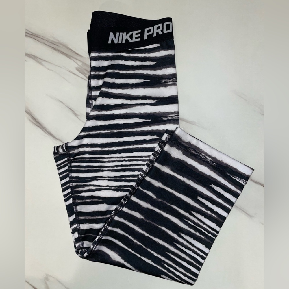 Nike Pro Crop Tight Size S